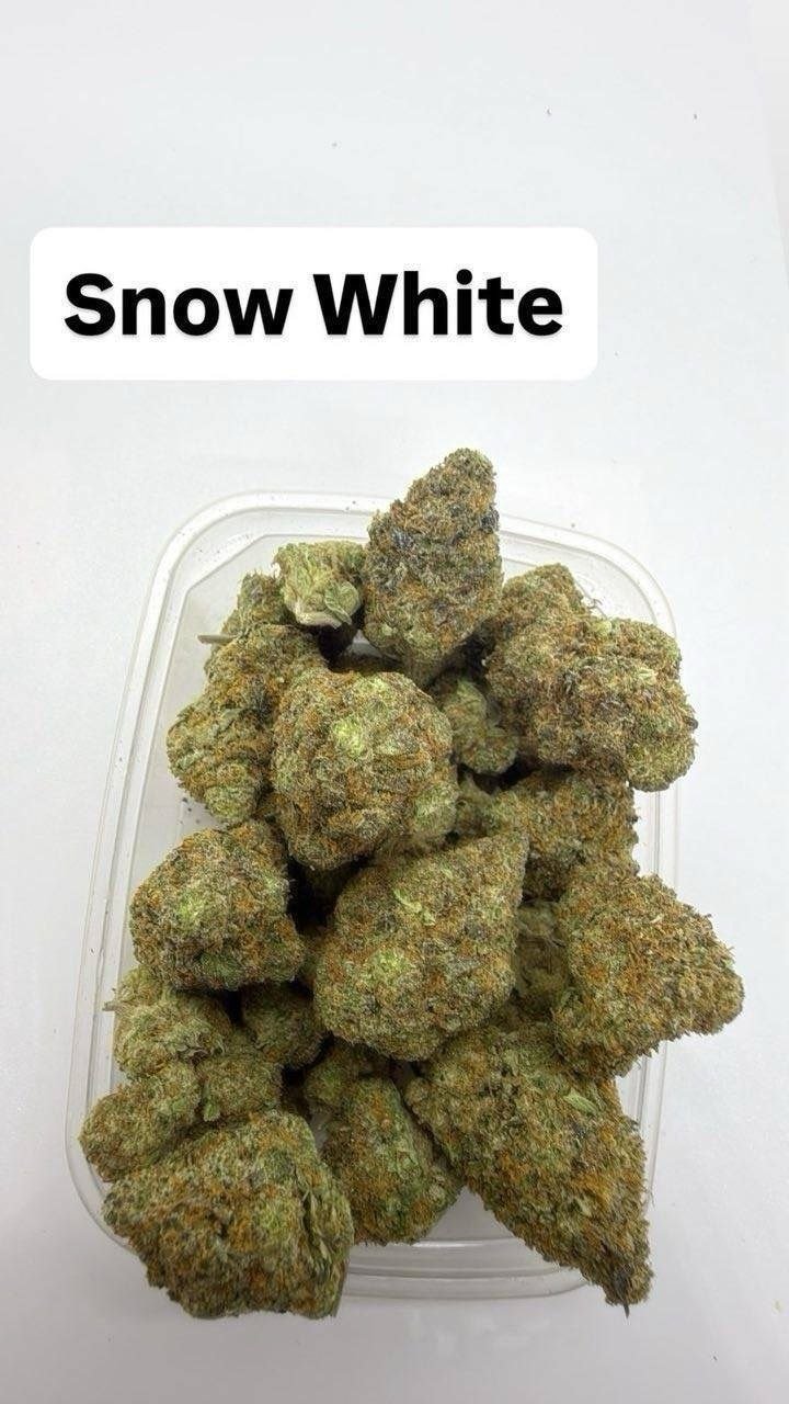 Canadienne Weed